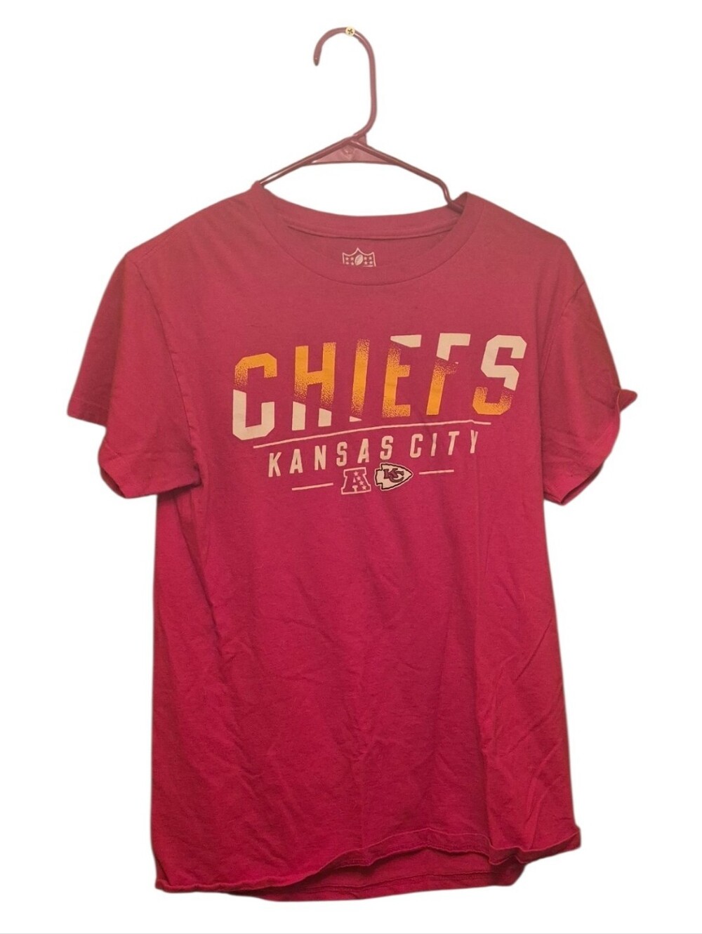 NFL Kansas City Chiefs Red Tee w White Red & Yellow Logo T. Size Men's Sz Small